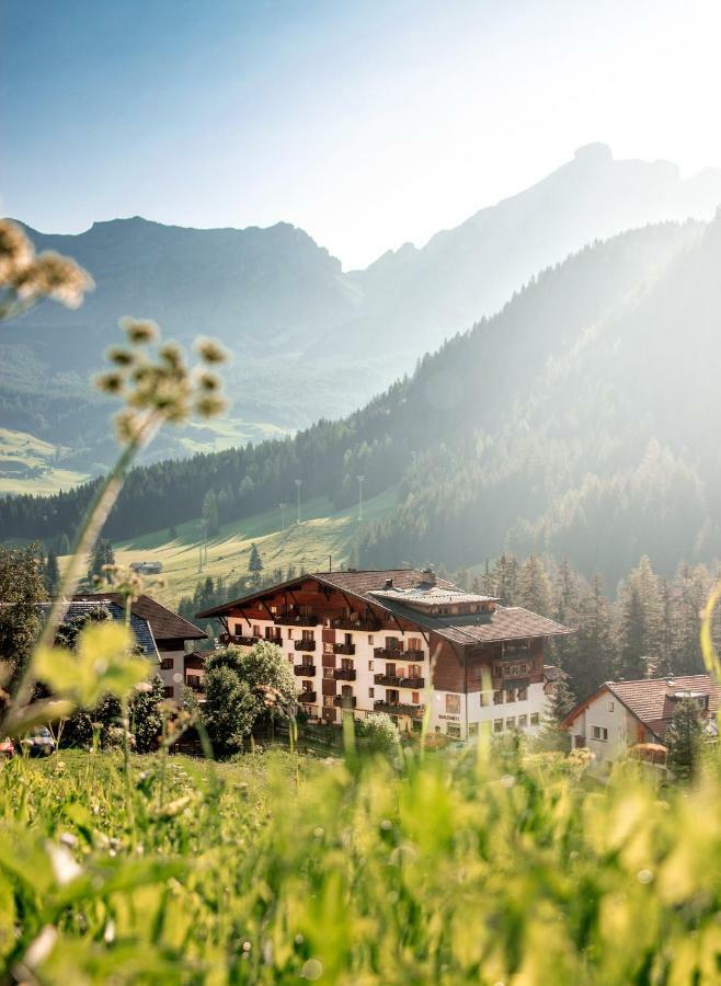 Hotel Dolomiti La Villa  Luaran gambar